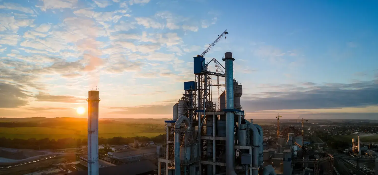 Factory tower at an industrial plant served by Fanindo Chiptronic